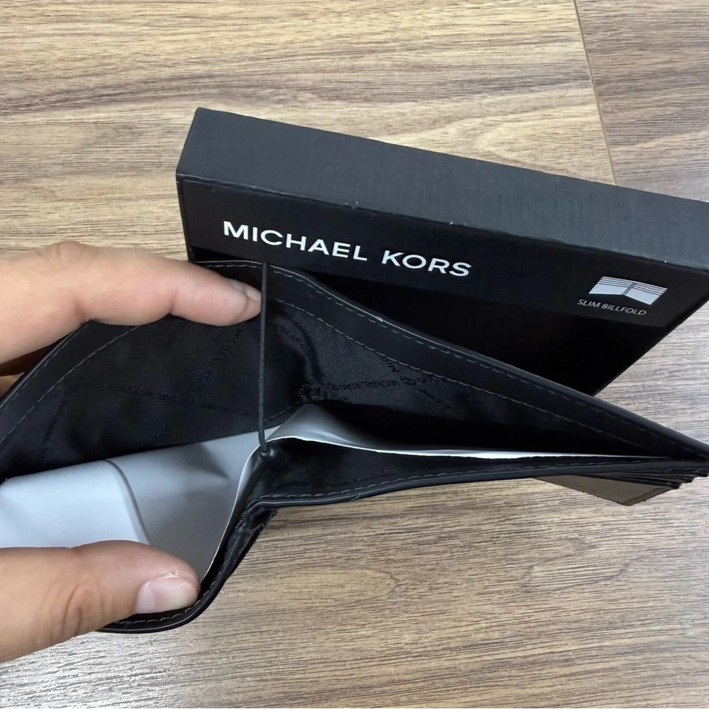 MICHAEL KORS Signature Logo Men’s Andy Black Slim Billfold Wallet NWT